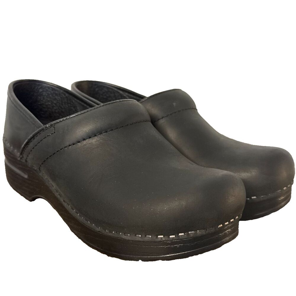 Dansko Clogs Womens 37 Black Matte Leather Slip On Nursing Comfort Shoes Y2K